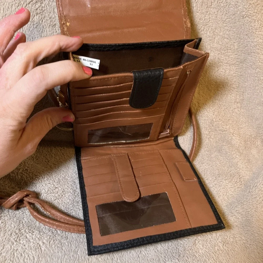 Rugged Outland Leather Crossbody Wallet Bag Purse Multi Card Black Gold Hardware